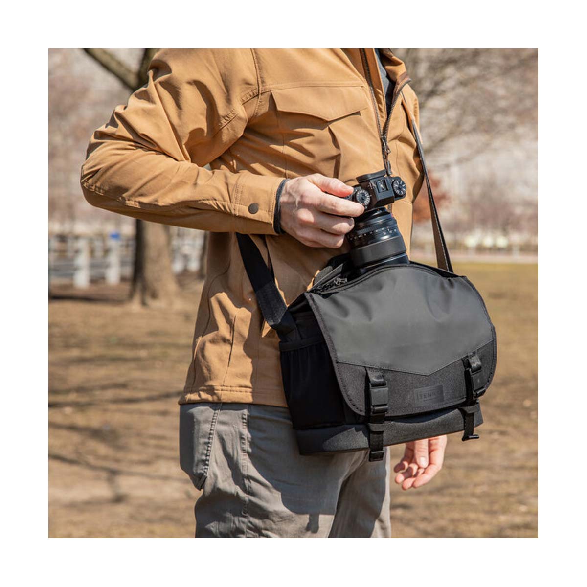 Tenba DNA 9 Black Messenger Bag