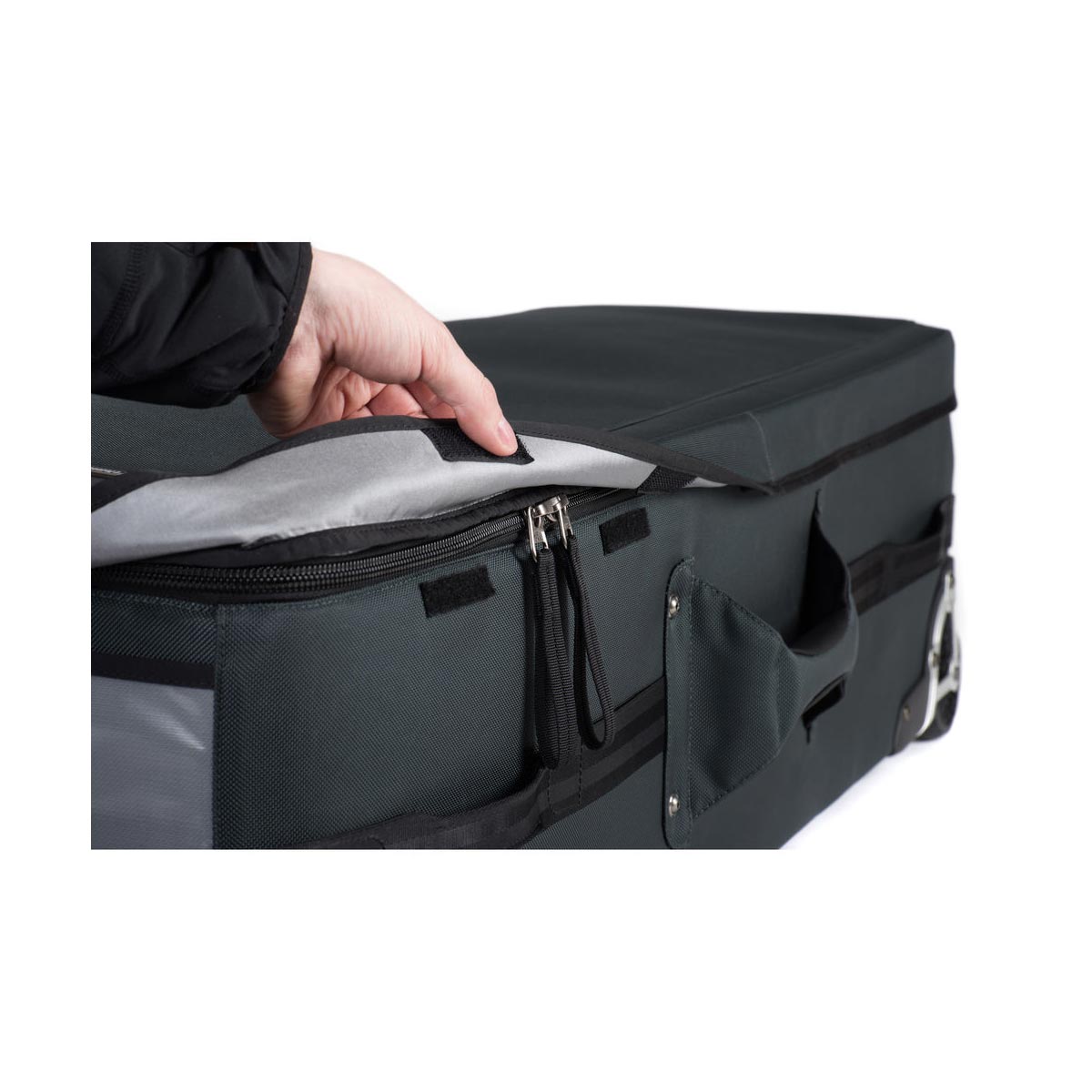 Think Tank Video Tripod Manager 44 Rolling Case